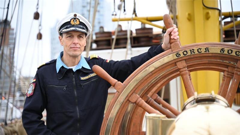 Kommandant Elmar Bornkessel und seine Stammbesatzung bilden auch in diesem Jahr wieder Offizieranwärter aus. (Archivbild)