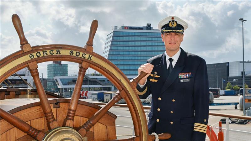 Work & Travel: Mit der „Gorch Fock“ nach Amerika Kommandant Elmar Bornkessel will den Segelanteil der „Gorch Fock“ erhöhen.
