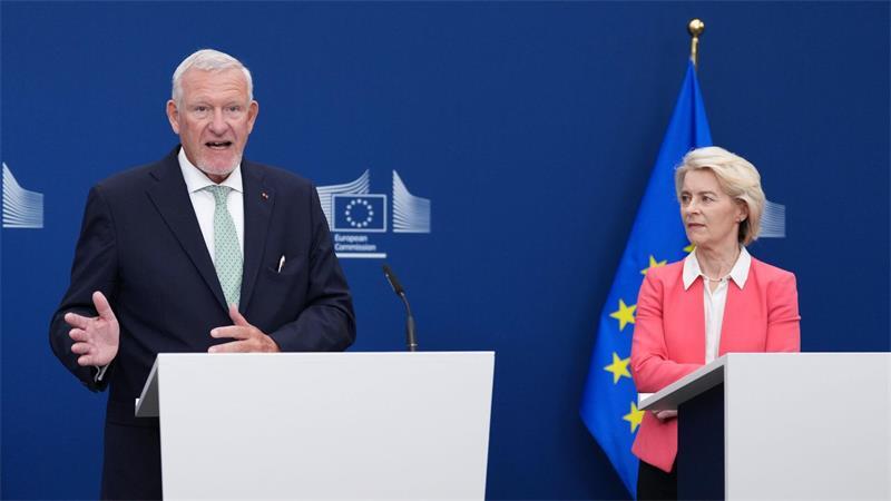 Social Media: EU-Experten für Zugangsbeschränkung bis 13 Kommissionspräsidentin Ursula von der Leyen erhält den Bericht.