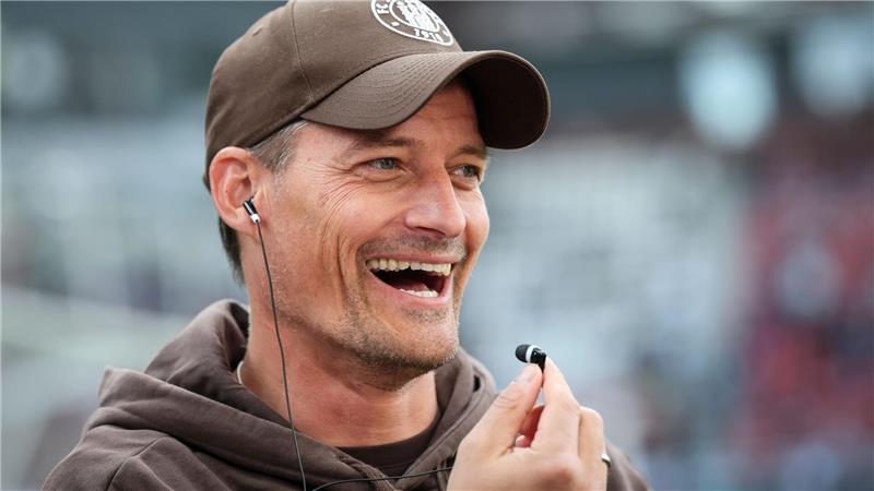 Kommt als Gast in seine Heimat: FC St. Paulis Trainer Alexander Blessin.