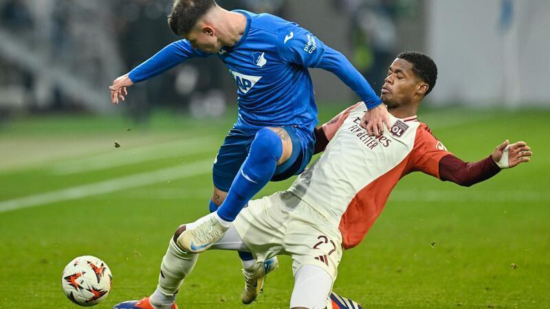 Kommt aus Frankreich zum HSV: Warmed Omari (r).