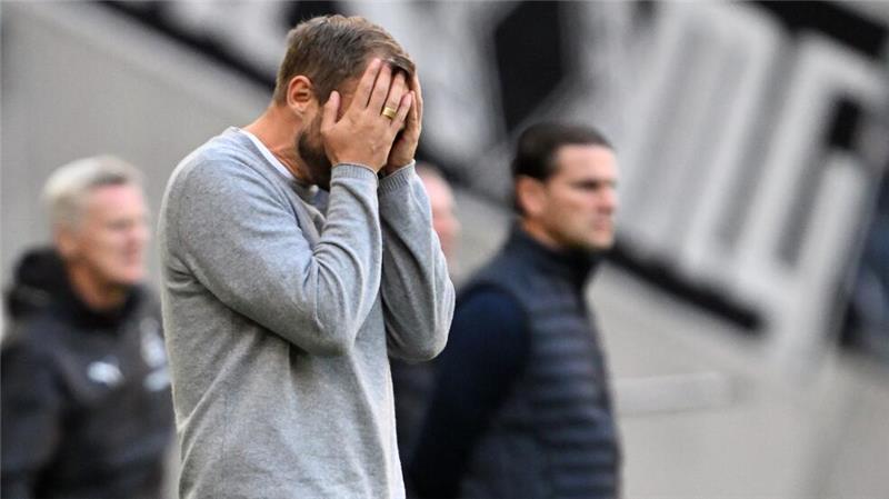 „Dreckiger Sieg“: Joker Cvancara erlöst Gladbach gegen Union Konnte kaum hinsehen: Union-Coach Bo Svensson.