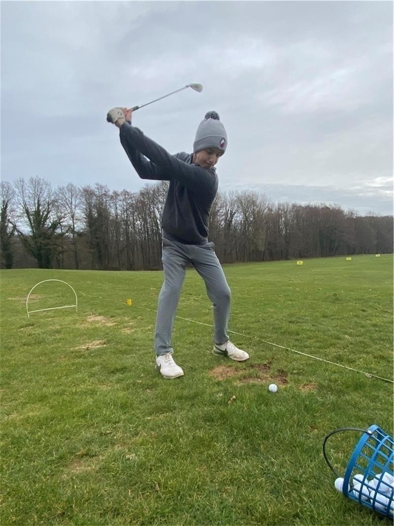 Konrad Feth fällt auf dem Golfplatz mit seiner sicheren und präzisen Spielweise auf. Foto: privat