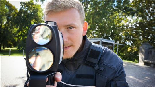 Kontrolliert wird etwa vor Schulen, Krankenhäuser und Baustellen. (Symbolbild)