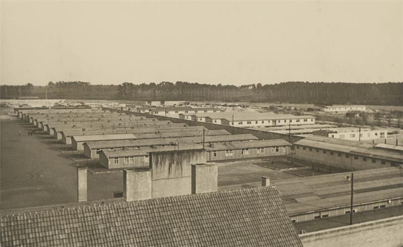Konzentrationslager Ravensbrück: Blick vom Turm der Kommandantur auf das Häftlingslager, SS-Propagandafoto.
