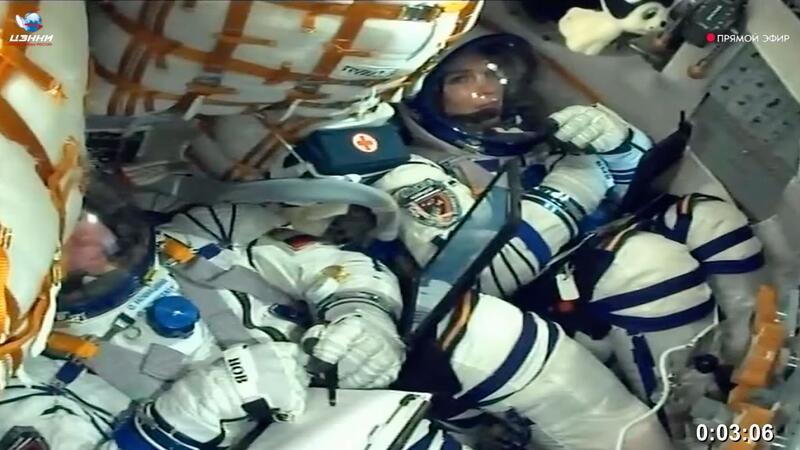 Kosmonaut Oleg Novitsky und Kosmonautin Marina Vasilevskaya am 21. März im Sojus MS-25-Raumschiff.