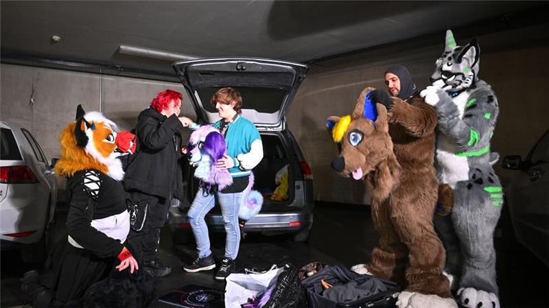 Vom Mensch zum Fabeltier: Was hinter Furry Fandom steckt Kostüme sind keine Pflicht, machen den Furrys aber Spaß. (Archivbild)