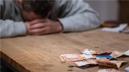 Krankheit, Arbeitslosigkeit, Scheidung sind die Hauptgründe für Überschuldung (Symbolbild)