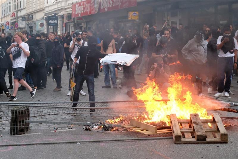 Liveticker zum Nachlesen: Der Gipfel ist beendet Krawalle am Neuen Pferdemarkt in Hamburg. Foto dpa