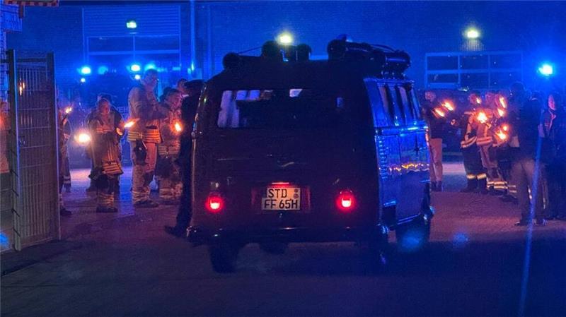 Kreisbrandmeister Peter Winter erreicht die Feuerwehr- und Rettungsleitstelle in Wiepenkathen.