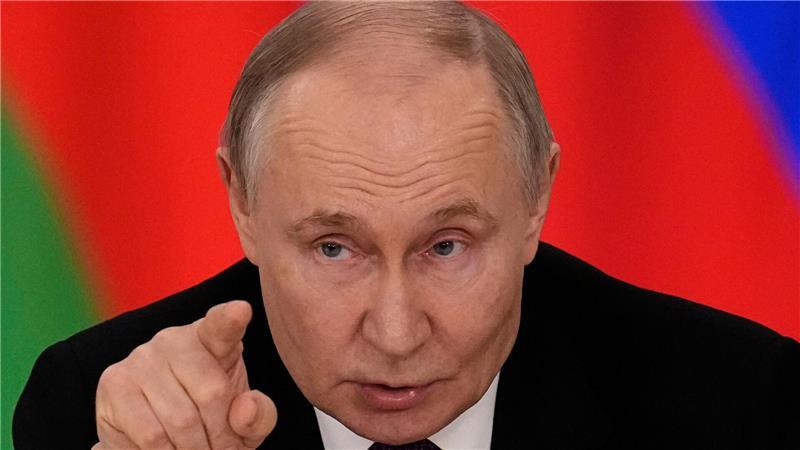 Putin knüpft Waffenruhe an Bedingungen Kremlchef Wladimir Putin will einer Waffenruhe nur unter bestimmten Bedingungen zustimmen.