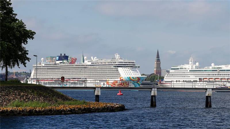 Letztes Kreuzfahrtschiff der Saison in Kiel angelegt Kreuzfahrtschiffe liegen im Kieler Hafen.