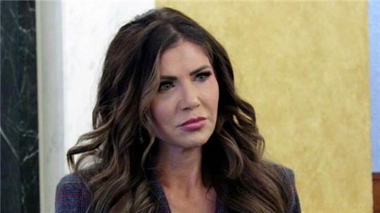 Kristi Noem erregte bereits nach dem Ende des Rechts auf Abtreibung in den USA mit einem TV-Interview Aufsehen.