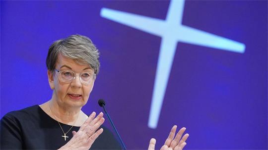Kristina Kühnbaum-Schmidt, Landesbischöfin der Evangelisch-Lutherischen Kirche in Norddeutschland, geht vorzeitig in Ruhestand. (Archivbild)