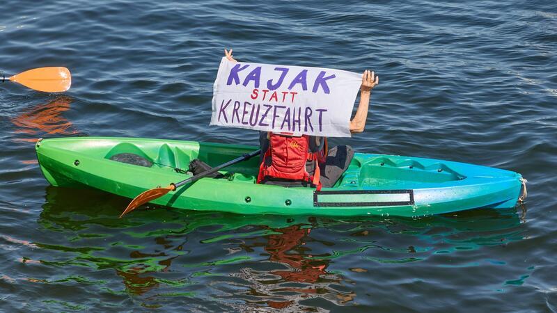 Nabu: Klimaziele der Kreuzfahrtbranche inakzeptabel Kritik an Kreuzfahrten wegen ihrer Klimabilanz wird immer wieder laut. (Archivbild)