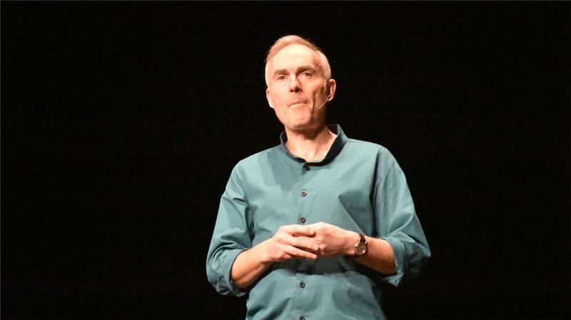 Krude Lebensweisheiten vom preisgekrönten Comedian aus Köln.