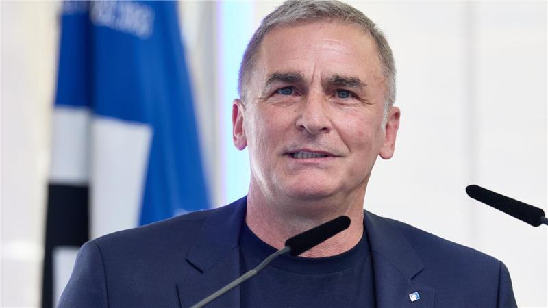 Kühne, Sparda, Volksparkstadion: HSV-Sportvorstand Stefan Kuntz sieht eine Win-win-Win-Situation.