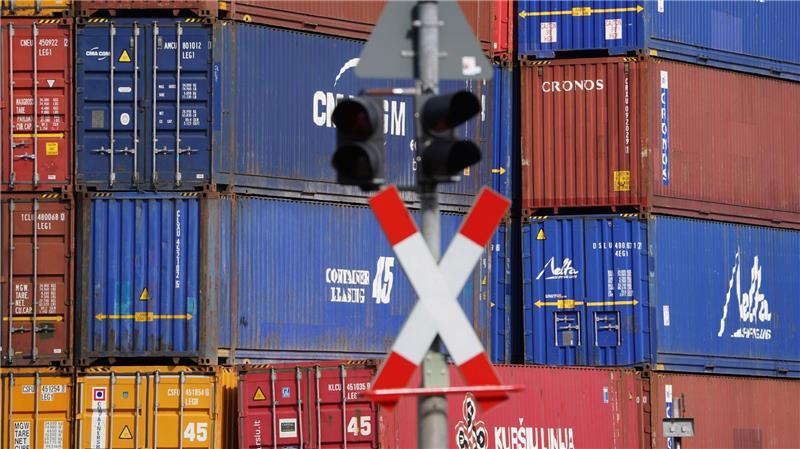 Gewinneinbruch bei Kühne+Nagel: bis zu 1.500 Stellen weg Kühne+Nagel: Stellenabbau und Senkung der Gewinnprognose. (Symbolbild)