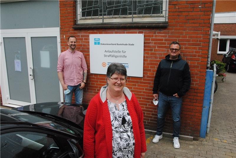 Kümmern sich um Haftentlassene in der Anlaufstelle für Straffällige: Silvia Heidenreich, Tilo Wilkens (links) und Arndt Becker. Foto: Stief