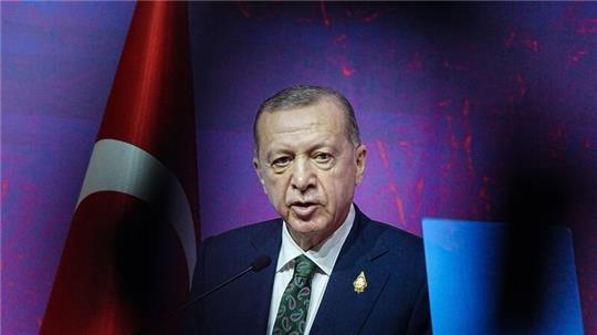 Kündigte erst kürzlich an, die Wahlen seien nun seien letzten - laut Beobachtern der Versuch, AKP-Wähler emotional zu gewinnen: Recep Tayyip Erdogan.