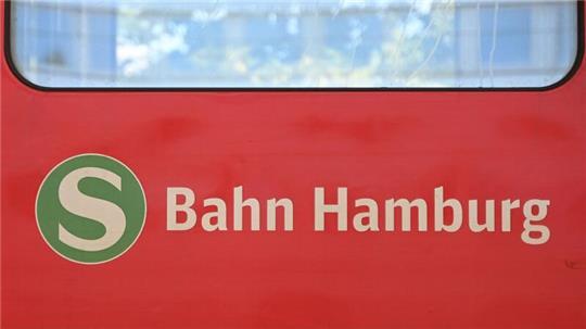 S-Bahn Hamburg führt Bezeichnung S7 ein – Wo sie lang fährt Künftig sind Züge der Hamburger S-Bahn als S7 unterwegs. (Archivbild)
