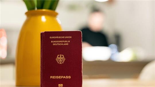 Künftig soll auch der Gang zur Abholung des Passes beim Amt entfallen.