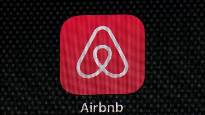 Künstliche Intelligenz soll die Airbnb-App stärker auf einzelne Nutzer zuschneiden. (Archivbild) 