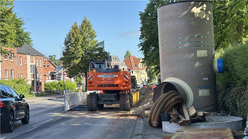 Dauerbaustelle Harsefelder Straße: Bäcker Heyderich geht neue Wege Kürzlich wurde an der Harsefelder Straße zwischen Thuner Straße und Holtermannstraße ein weiteres Baufeld eingerichtet.
