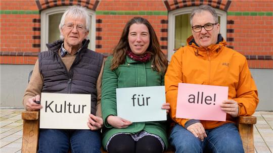 „Kultur für alle“ - dafür setzt sich die Kulturtafel ein: Matthias Clausen (Kulturstiftung Seevetal), Marie-Nathalie Schrötke (Kulturlandkreis Harburg) und Matthies Wiegleb (Stadt Winsen).