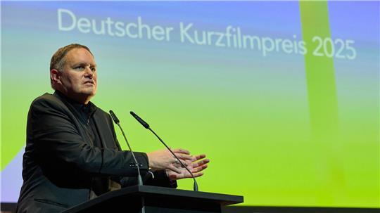Kultursenator Carsten Brosda bei der Verleihung des Deutschen Kurzfilmpreises.