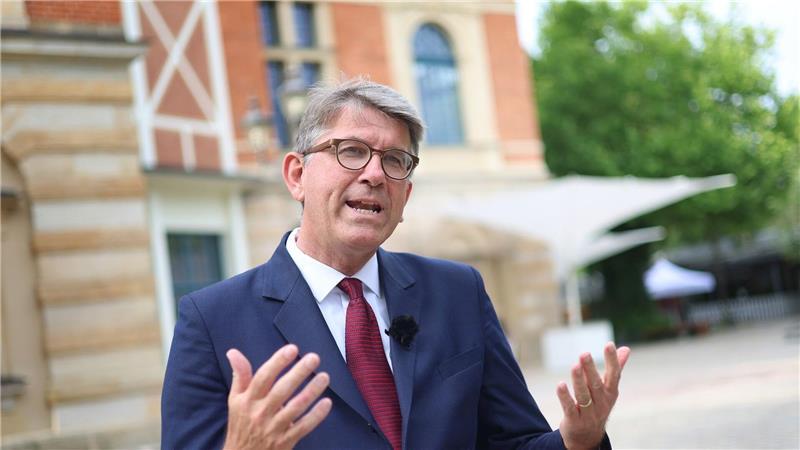 Weimers erste 100 Tage: Viel angestoßen, viel angeeckt Kulturstaatsminister Wolfram Weimer hat vieles angestoßen in den ersten 100 Tagen seiner Amtszeit - mit einigem ist er angeeckt. (Archivbild)