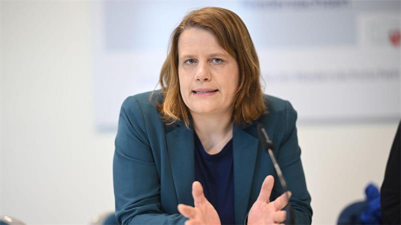 Kultusministerin Julia Willie Hamburg (Grüne) entschuldigte sich bei den Betroffenen. (Archivbild)