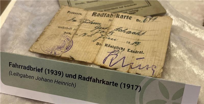 Kurios: 1917 war Radfahren im Alten Land ohne Erlaubnis verboten.