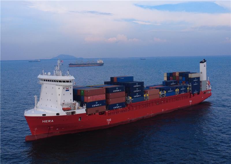 Altländer erneuern ihre Flotte: Ulrike Wegener tauft MS Hera in China Kurs auf Algerien.