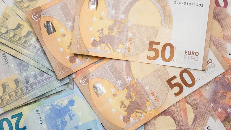 Ehrlicher Finder gibt 16.000 Euro Bargeld bei Polizei ab Kurzer Schreck, dann großes Glück