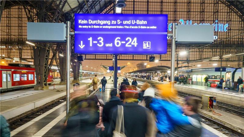 Kurzfristige Gleiswechsel sind die Fahrgäste ein großes Ärgernis. (Archivbild)