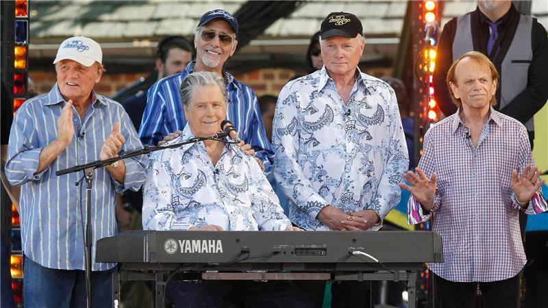 Musikgenie Brian Wilson: Sonnenschein und dunkle Schatten Kurzzeitig trat Brian Wilson auch wieder mit seinen alten Beach-Boys-Kollegen auf. (Archivfoto)
