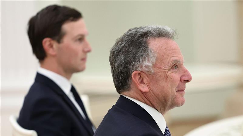 Kushner (l) begleitete Witkoff erstmals im Kreml. 