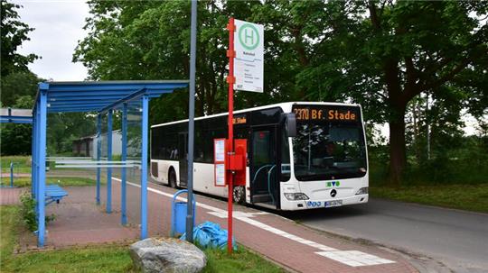 Kutenholz gehört durch seinen EVB-Bahnhof noch zu den besser angebundenen Dörfern der Samtgemeinde.