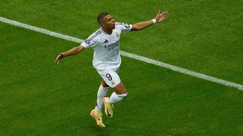 „Magische Nacht“: Mbappé feiert Traumeinstand bei Real Kylian Mbappé hat mit Real Madrid seinen ersten Titel gewonnen.