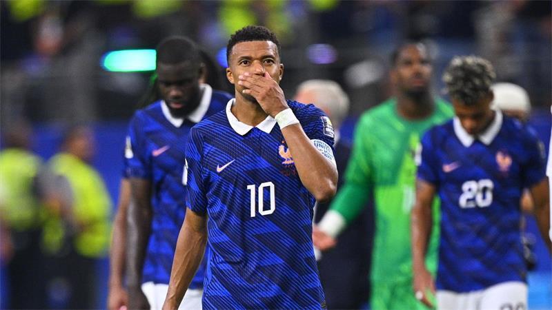 Kylian Mbappé reagiert nach dem Spiel.
