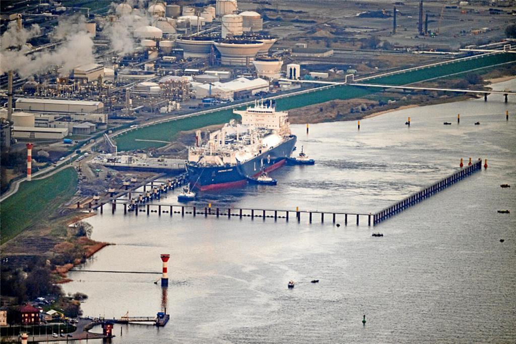 LNG-Terminal: Ankunft der Energos Force in Stade-Bützfleth