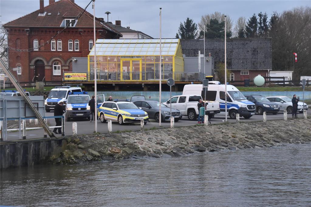 LNG-Terminal: Ankunft der „Energos Force“ in Stade-Bützfleth.