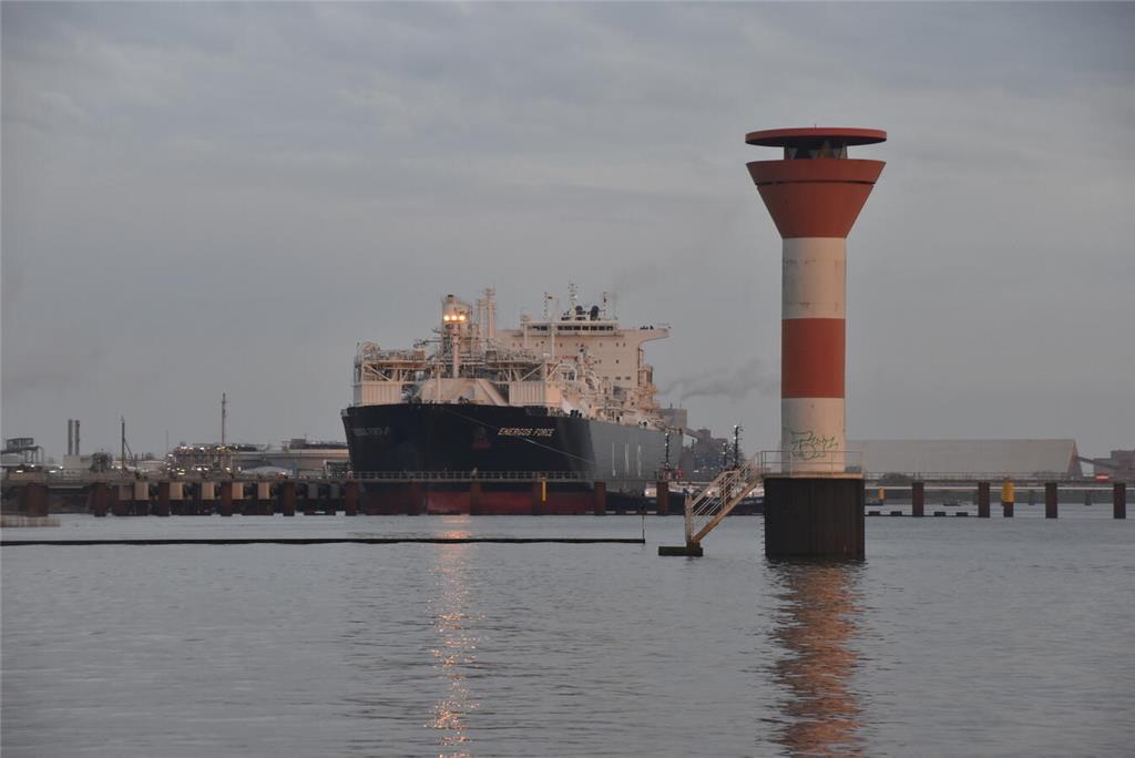 LNG-Terminal: Ankunft der „Energos Force“ in Stade-Bützfleth.