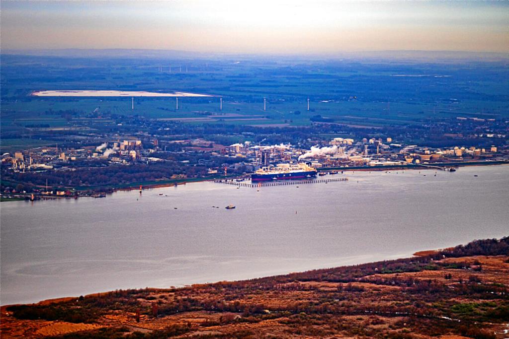 LNG-Terminal: Ankunft der Energos Force in Stade-Bützfleth