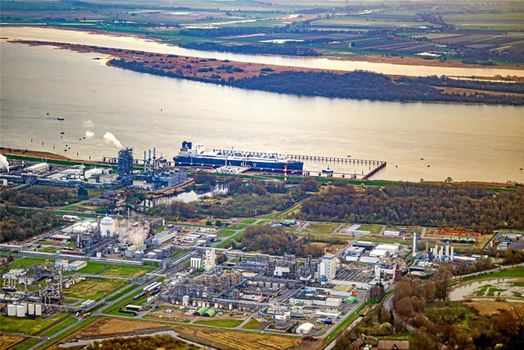 LNG-Terminal: Ankunft der Energos Force in Stade-Bützfleth