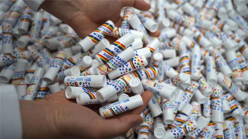 Beiersdorf wächst etwas schwächer Labello-Hersteller Beiersdorf hat im vergangenen Jahr den Gewinn gesteigert.