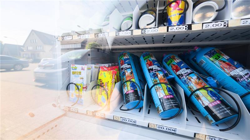 Lachgas-Verbot für Minderjährige auf dem Weg Lachgas ist als Partydroge beliebter geworden - und oft leicht zu bekommen. (Archivbild)