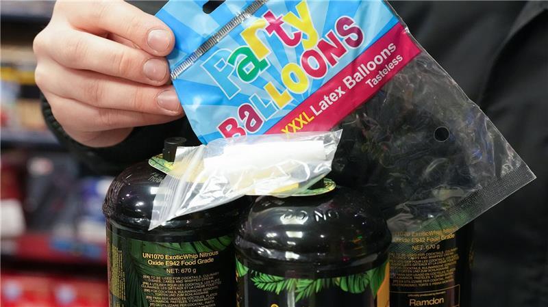 Lachgas ist unter Jugendlichen zur Partydroge geworden. (Archivbild)