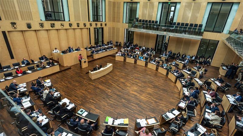Länder wünschen sich vom Bund weniger Hauruck-Gesetzgebung Länderkammer verzeichnet teils extreme Fristverkürzungsbitten (Archivbild)